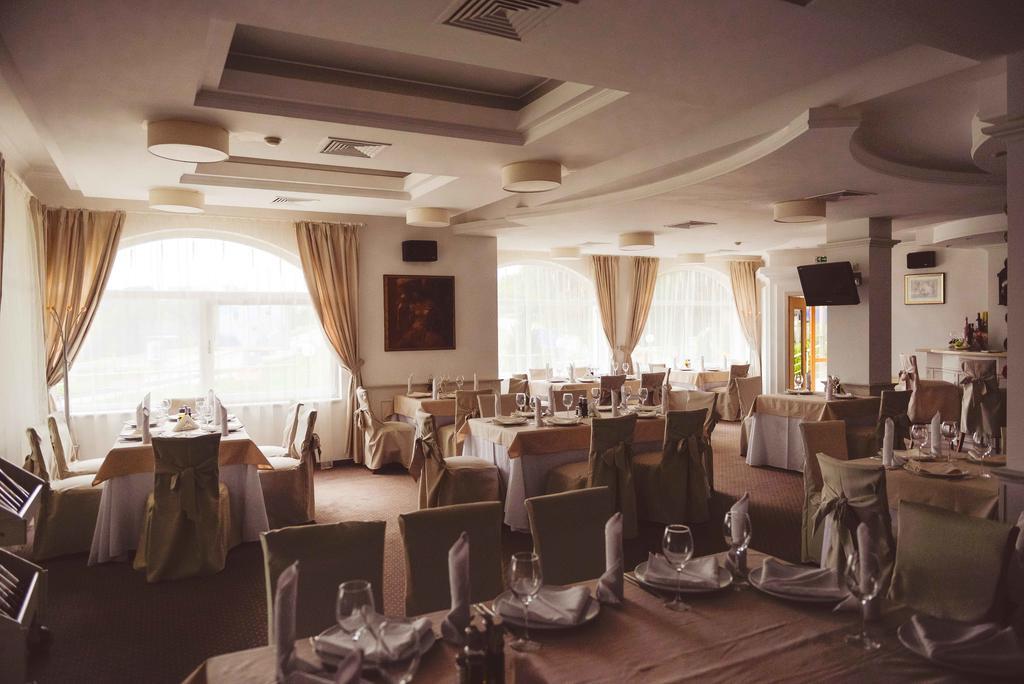Hotel Trakata Warna